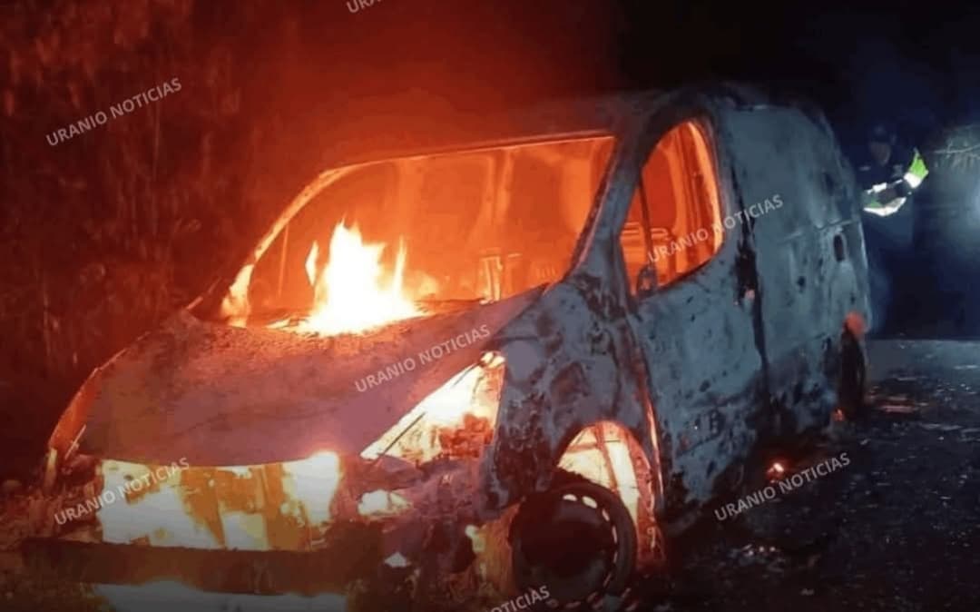 INVESTIGAN INCENDIO DE CAMIONETA DE EX POLICÍA EN AUCAYACU