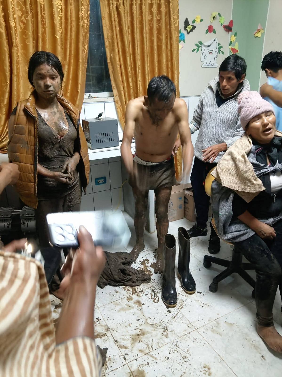 HUAICO DEJA 5 FAMILIAS DAMNIFICADAS EN SAN PEDRO DE MUÑA -DISTRITO DE CHAGLLA - PACHITEA