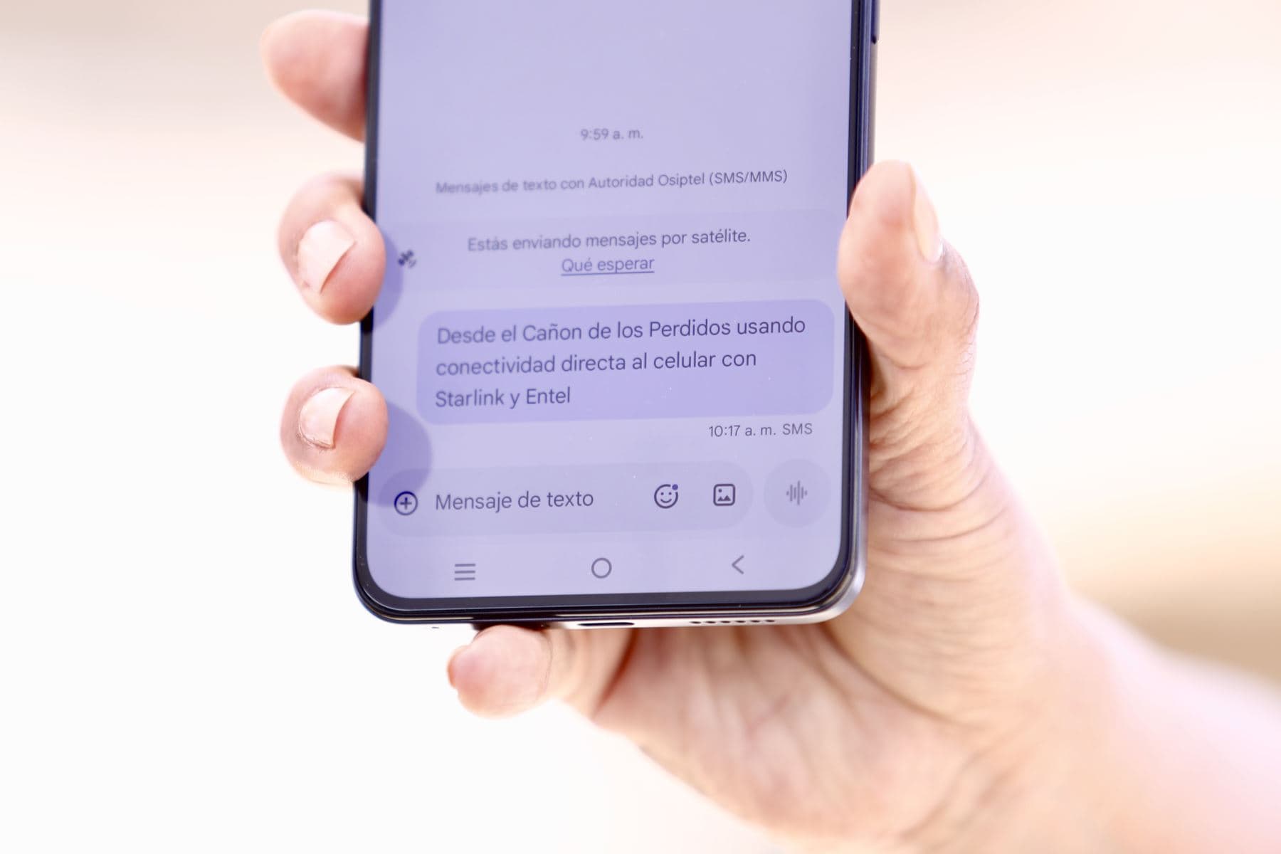 Envíar mensajes desde una zona sin cobertura móvil es posible gracias a tecnología D2C