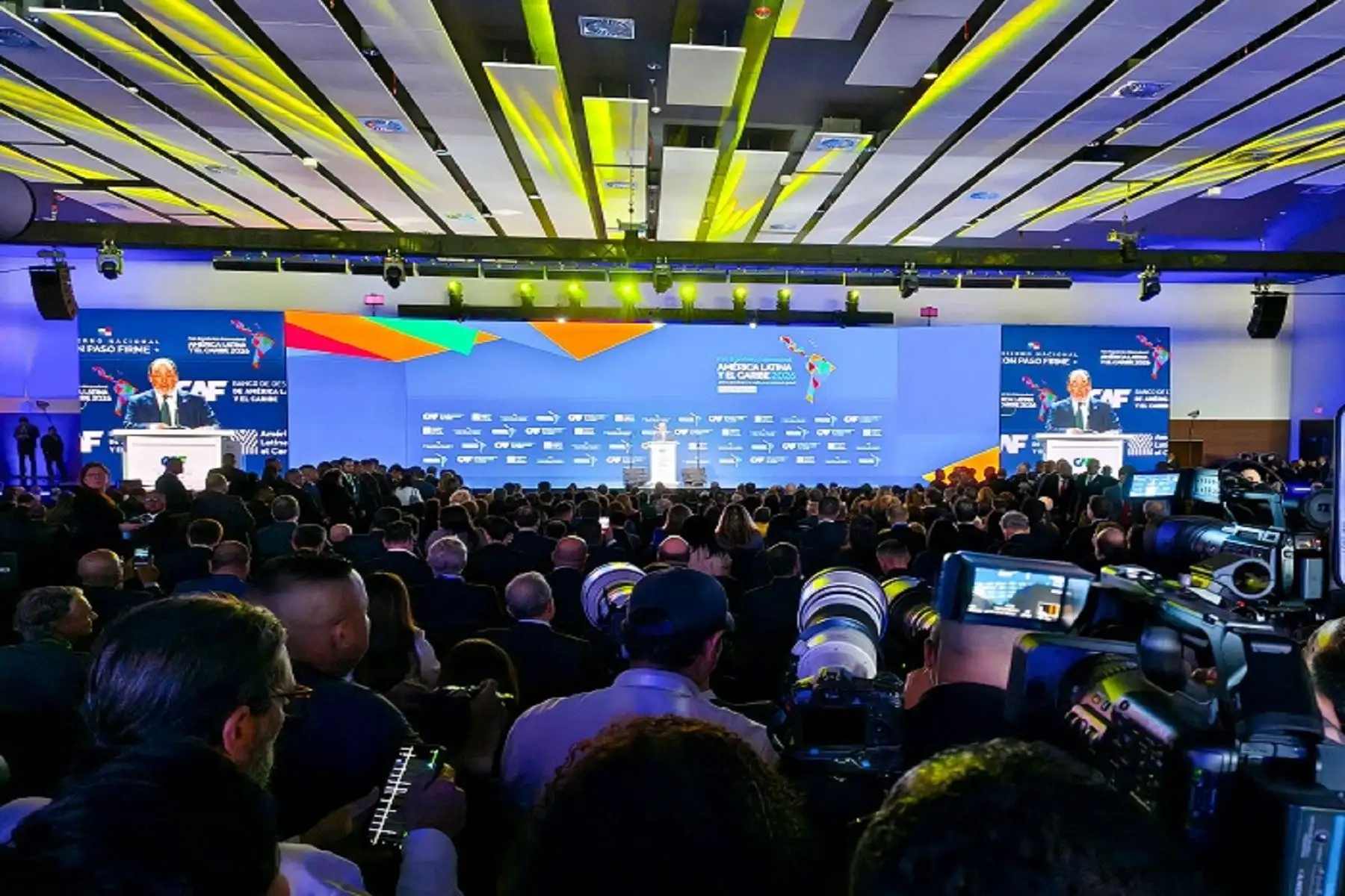 Perú participa en foro económico en Panamá para exponer avances y atraer inversión global