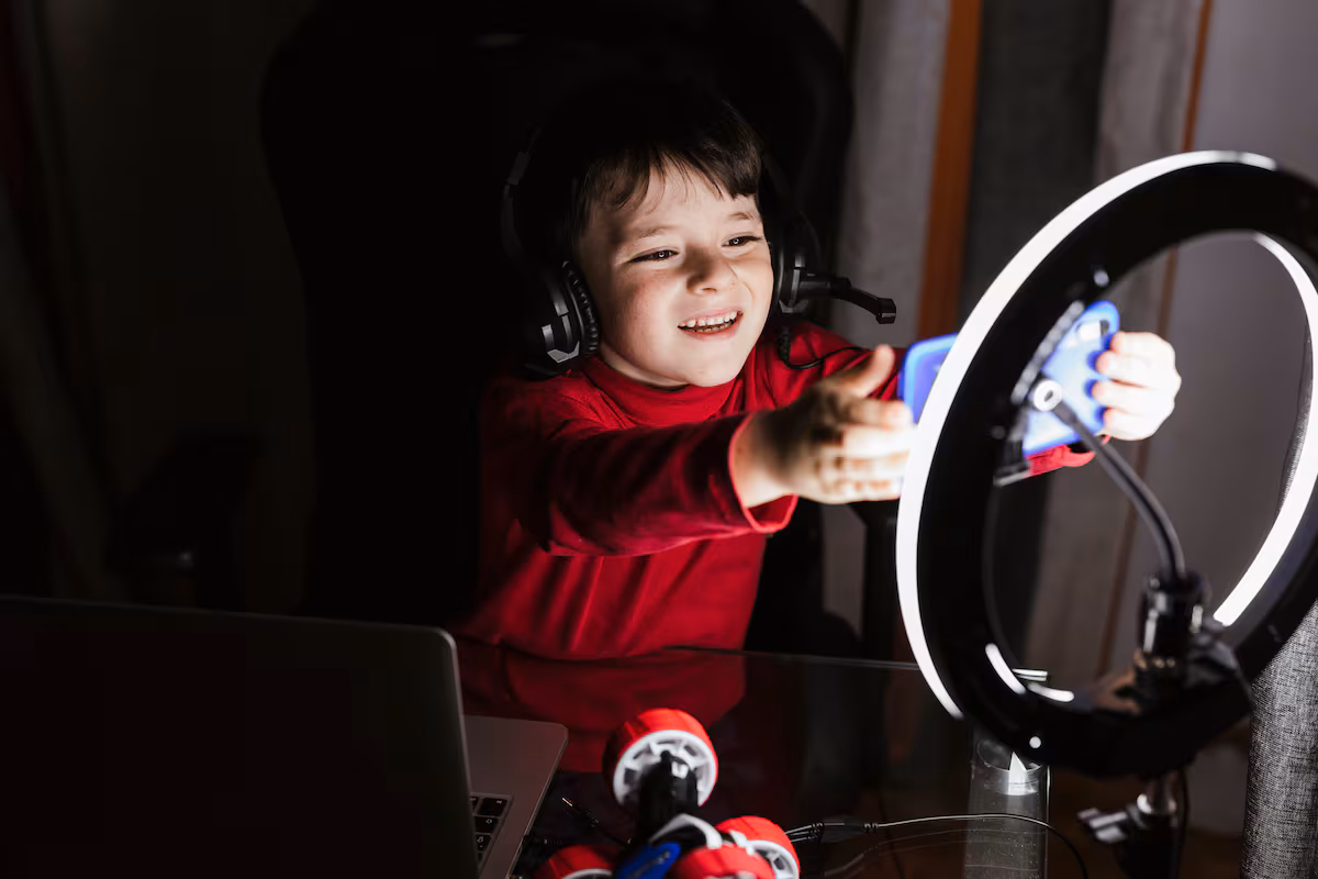 Si tu hijo dice que quiere ser ‘tiktoker’, prohibírselo suele ser la peor estrategia